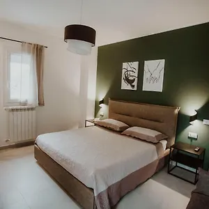  Hébergement de vacances Galati Italie